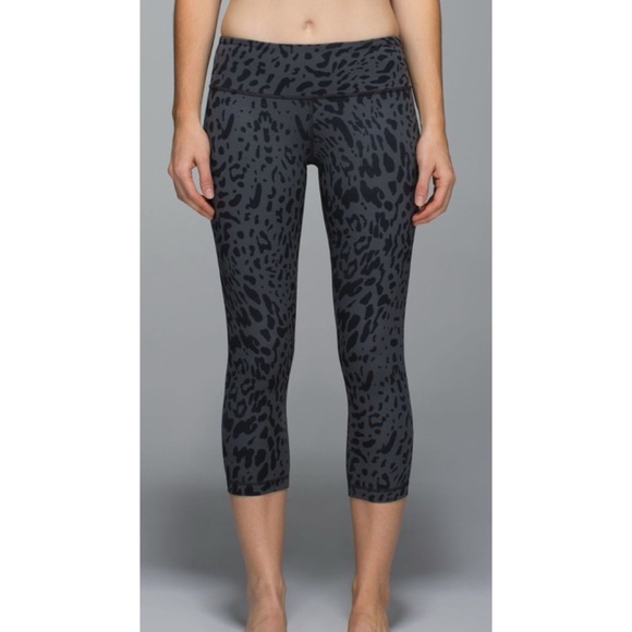 Lululemon Wunder Under Crop Pants - Picture 1 of 7